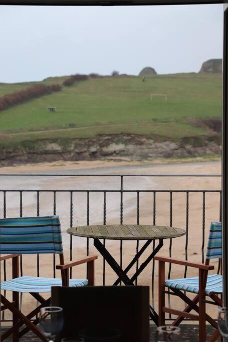 Apartment Side Floor Property, Balcony & Sea Views