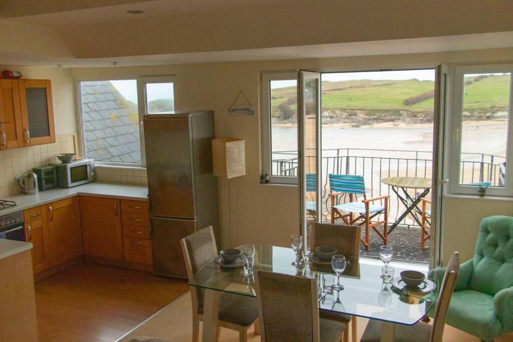 Side Floor Property, Balcony & Sea Views